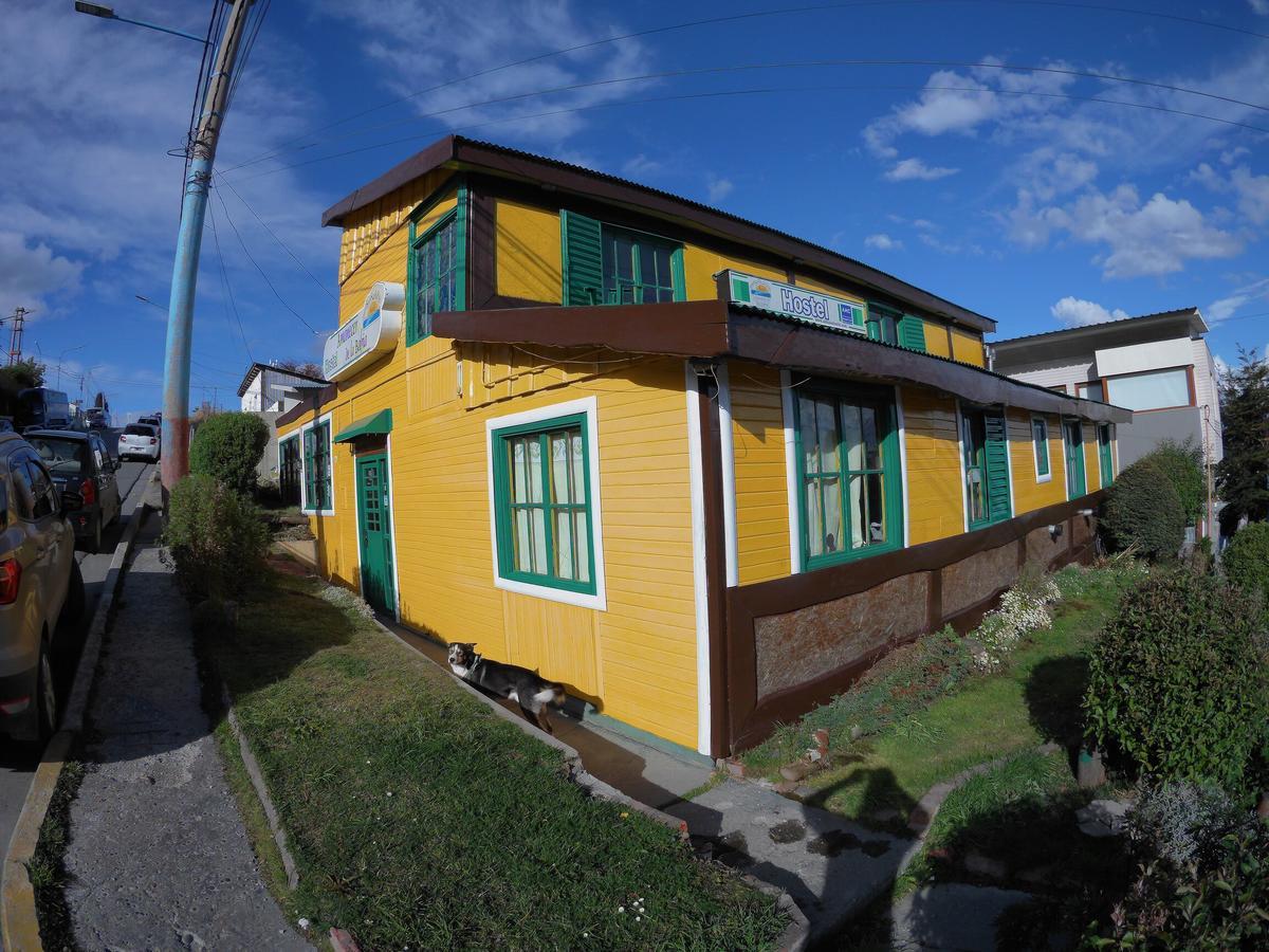 Hostel Amanecer De La Bahia Ushuaia Exterior foto